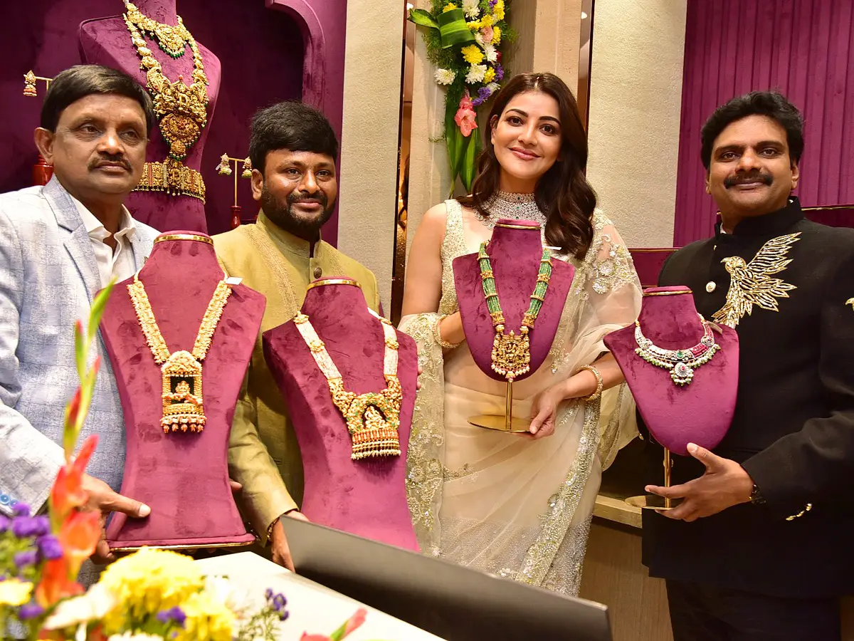 Kajal Aggarwal Launched Devi Pavitra Gold Diamonds Jewellery Store